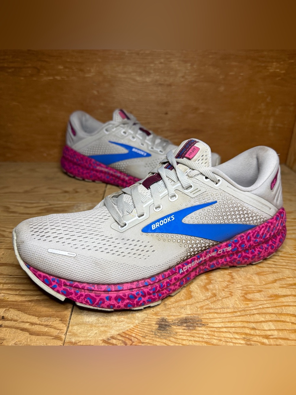 Brooks Adrenaline GTS 22 Women’s Running Shoes Size 9.5 Leopard Print